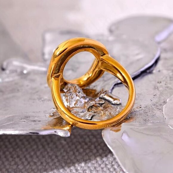 NWT Statement Chunky Oval Cut-Out Ring Sz.7 18K Gold Plated - Picture 6 of 11
